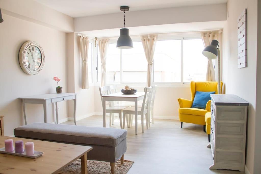 Lloret De Mar - Beachside Apartment - Free Parking - Limited Size Car Luaran gambar